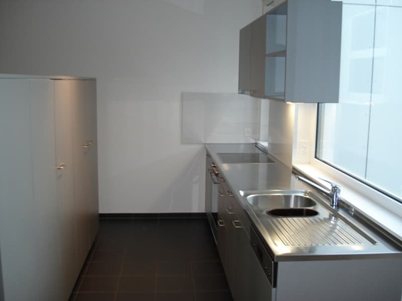 Grosszügige 2.5-Zimmer-Wohnung in Zürich-Seebach (2)