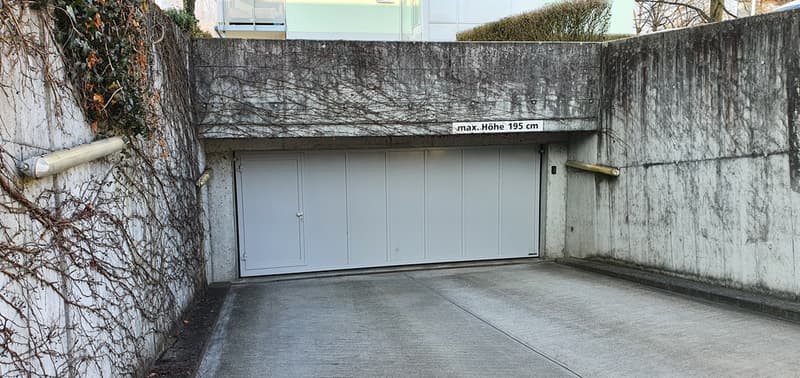 Einfahrt Einstellhallentor