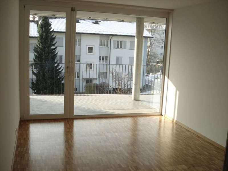 Grosszügige 2.5-Zimmer-Wohnung in Zürich-Seebach (5)