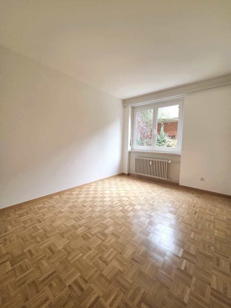 Grosszügige 4-Zimmer-Wohnung mit zwei Balkonen auf dem Bruderholz (7)