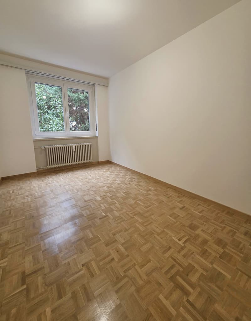 Grosszügige 4-Zimmer-Wohnung mit zwei Balkonen auf dem Bruderholz (6)