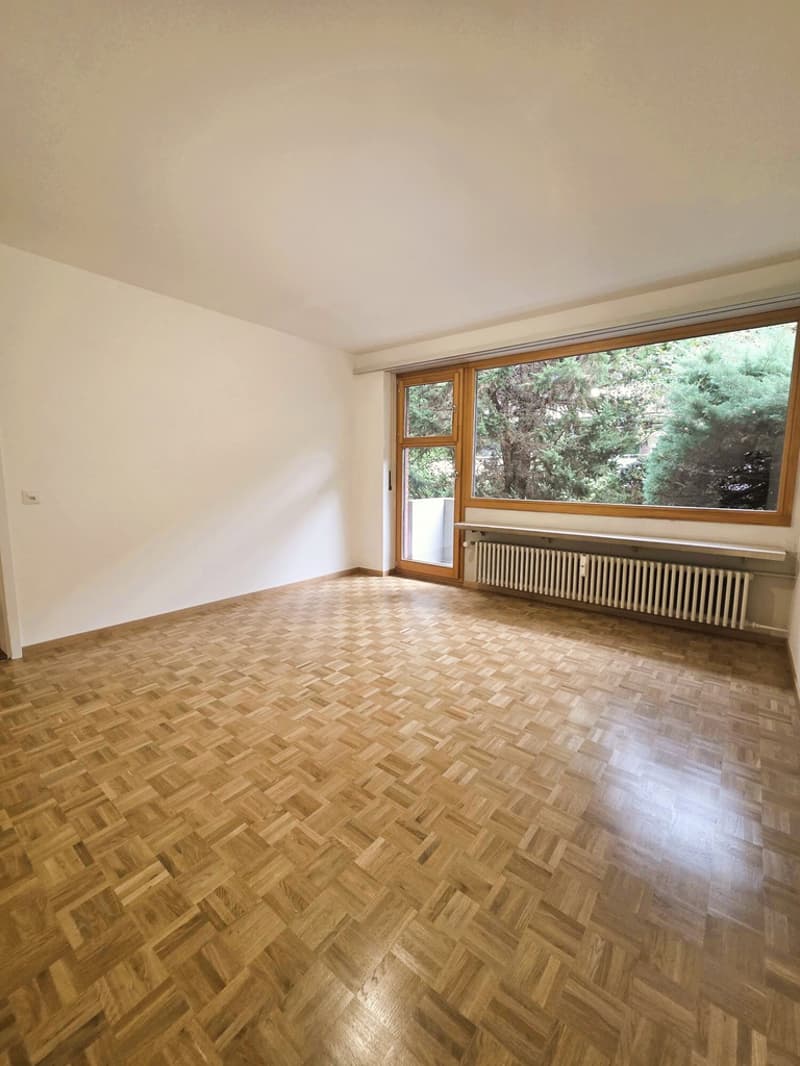 Grosszügige 4-Zimmer-Wohnung mit zwei Balkonen auf dem Bruderholz (5)
