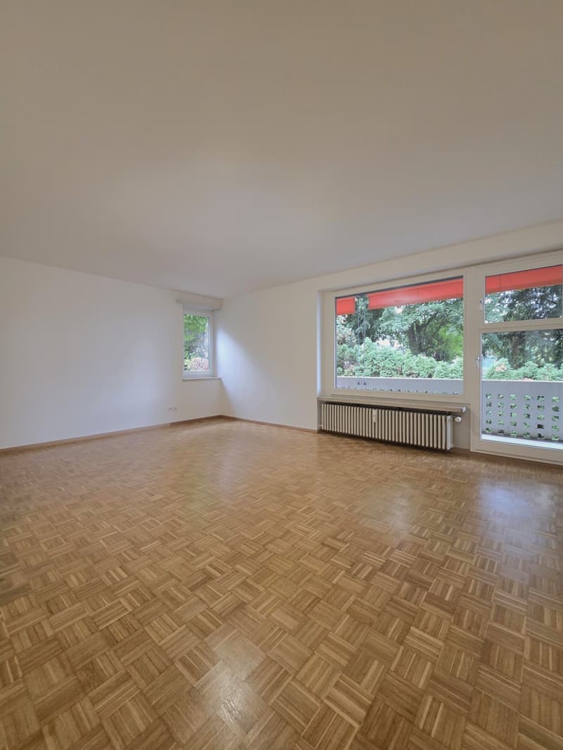 Grosszügige 4-Zimmer-Wohnung mit zwei Balkonen auf dem Bruderholz (4)