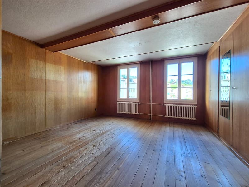 Charmantes 6.5-Zimmer Doppeleinfamilienhaus mit Altbau-Flair in Biglen (8)