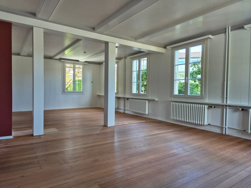 Charmantes 6.5-Zimmer Doppeleinfamilienhaus mit Altbau-Flair in Biglen (4)