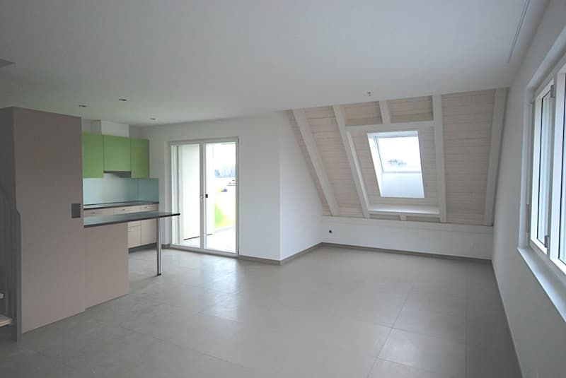 Charming 4.5-room maisonette apartment with balcony in Mettmenstetten (2)