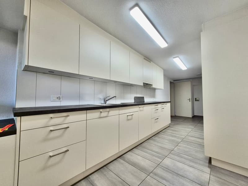 Appartamento di 3,5 locali con camino e terrazza a Kestenholz (5)