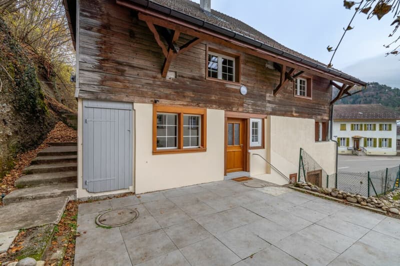 Maison de deux familles exclusive, complètement rénovée à Wila - Votre nouveau foyer ou objet de rendement lucratif (3)