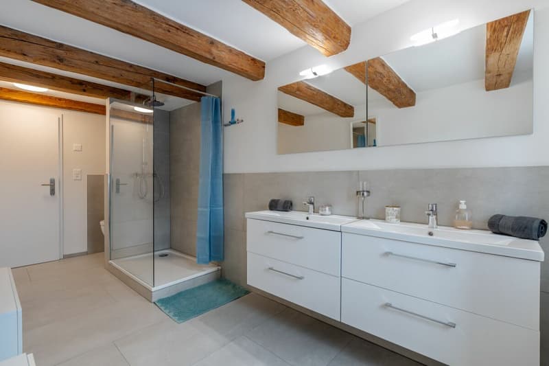 Maison de deux familles exclusive, complètement rénovée à Wila - Votre nouveau foyer ou objet de rendement lucratif (11)
