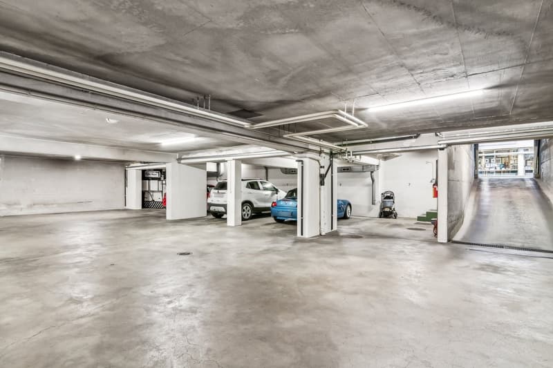 Alleingelassener Einstellplatz sucht Fahrzeug (1)