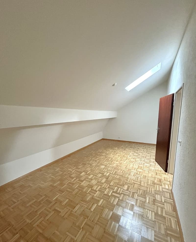 Charmante 3.5-Zimmer-Maisonette-Wohnung mit Balkon (13)