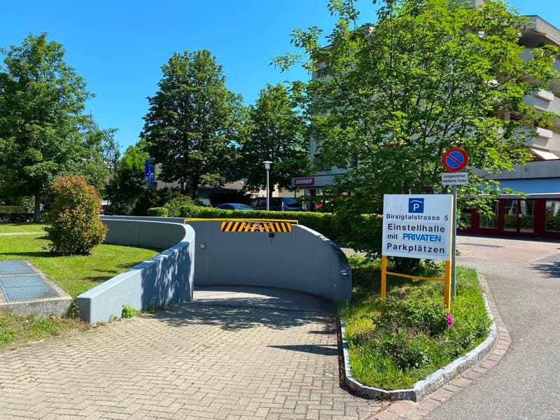 Sicher parkiert – Einstellplatz in Reinach BL (1)