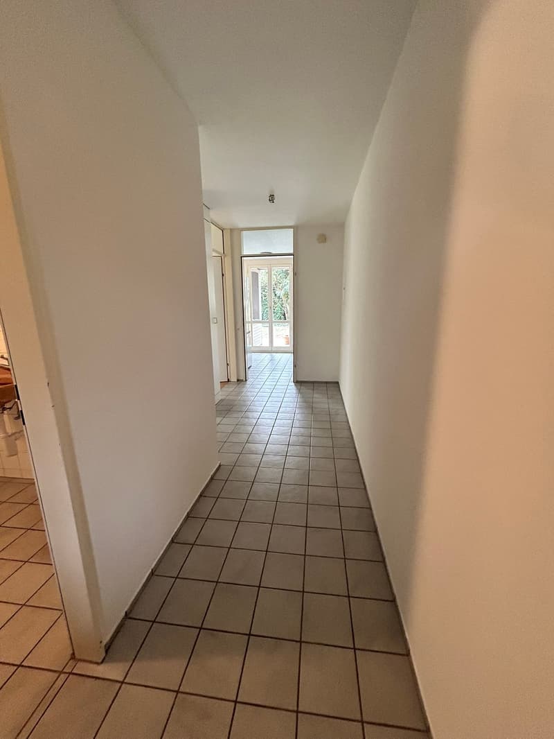Charmante 2.5-Zimmer-Gartenwohnung in Riehen (10)