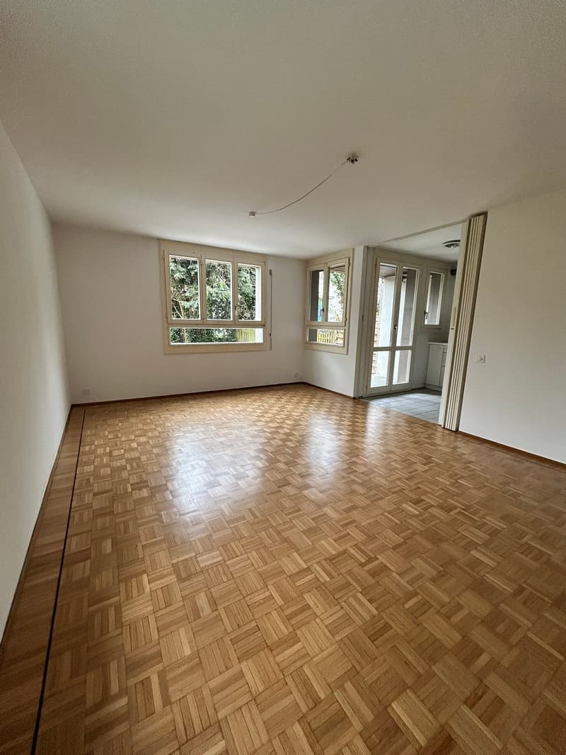 Charmante 2.5-Zimmer-Gartenwohnung in Riehen (3)