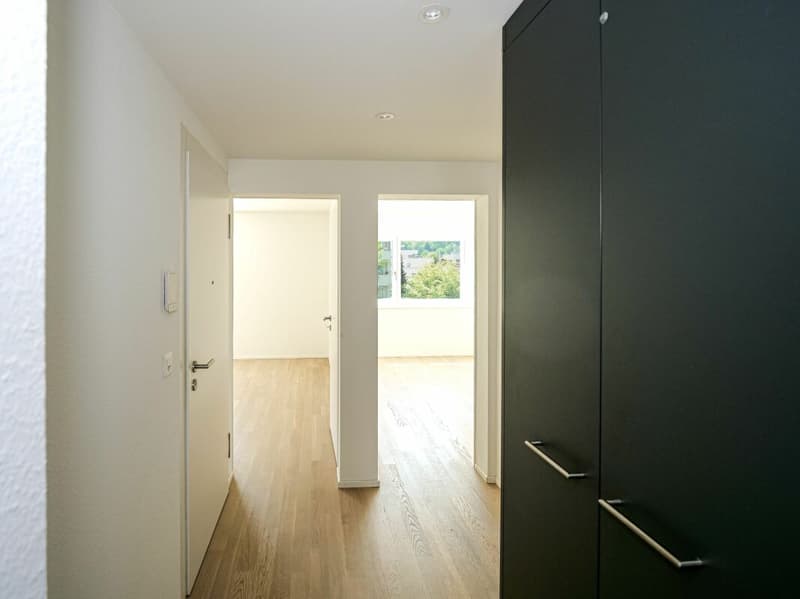 Appartamento moderno 3 locali con ampio balcone (4)