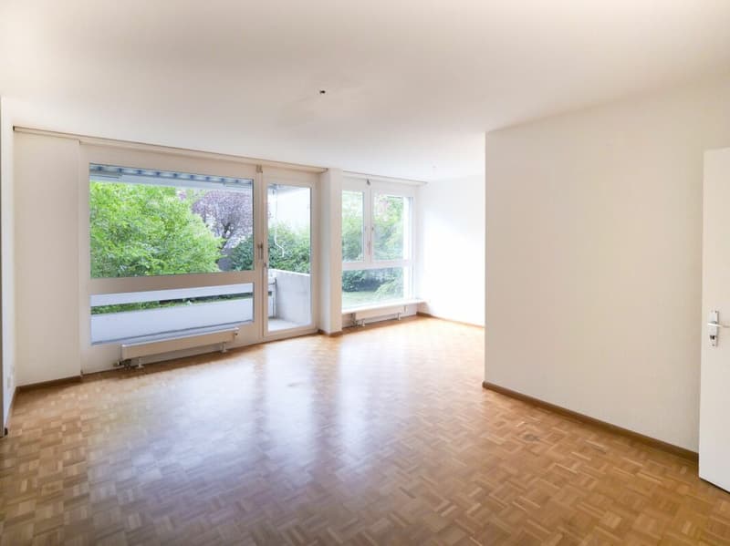 Grosszügige 3.5-Zimmerwohnung mit Balkon an attraktiver Lage (2)