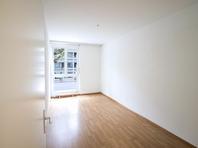 Grosszügige 3.5-Zimmerwohnung mit Balkon an attraktiver Lage (6)