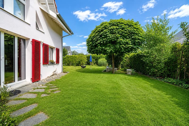 Maison de famille charmante avec jardin et carport (9)