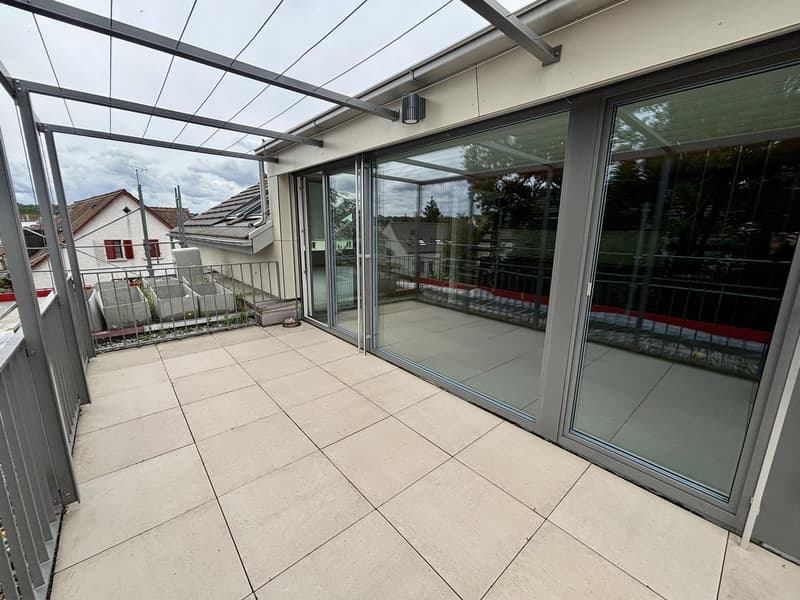 Elegante mansarda con vista e smart home (10)