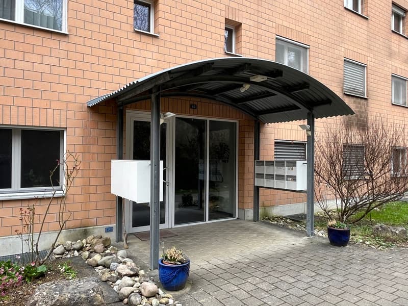 Grosszügige 2 Z' Wohnung mit Rheinblick im Baurecht (2)