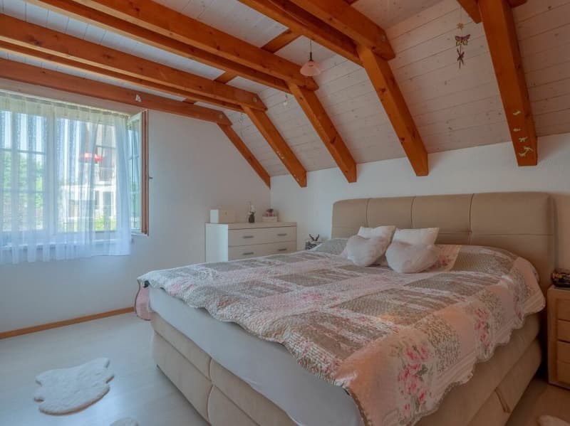 Casa unifamiliare di 5,5 locali ben tenuta e indipendente con giardino, garage e posto auto (8)