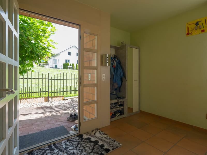 Casa unifamiliare di 5,5 locali ben tenuta e indipendente con giardino, garage e posto auto (2)