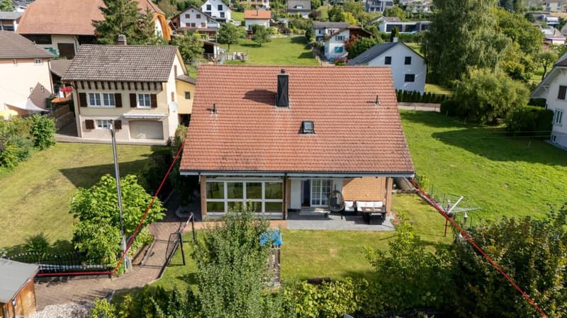 Casa unifamiliare di 5,5 locali ben tenuta e indipendente con giardino, garage e posto auto (13)
