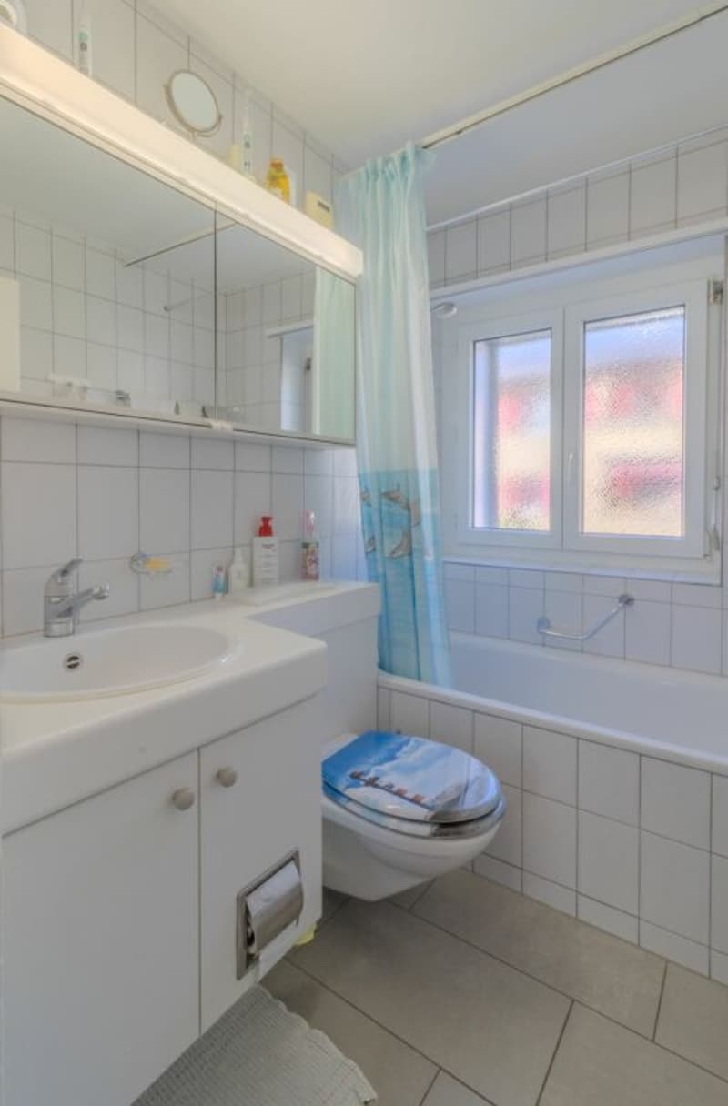 Cozy 3-room apartment with a beautiful view of the greenery in a quiet location (4)