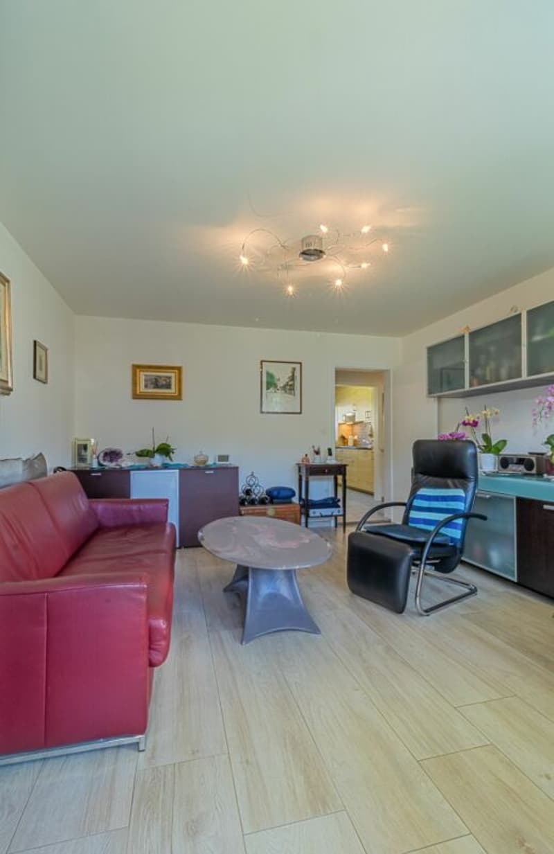 Cozy 3-room apartment with a beautiful view of the greenery in a quiet location (8)
