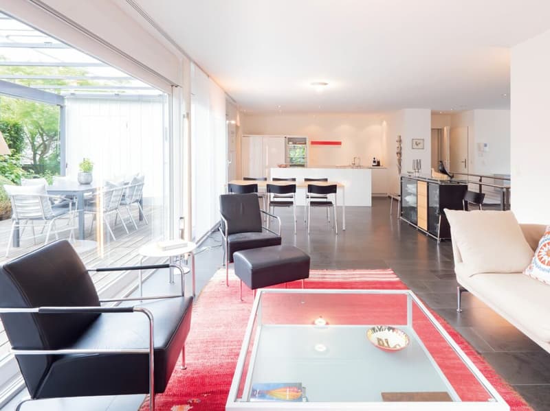 4.5 Room Maisonette Apartment with Dream Garden, Internal Lift Connection + Lots of Privacy (2)
