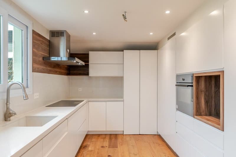 Spacious single-family house with 6.5 rooms and garden in central residential area (4)