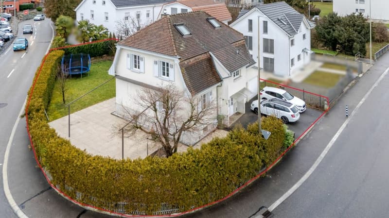 Spacious single-family house with 6.5 rooms and garden in central residential area (12)