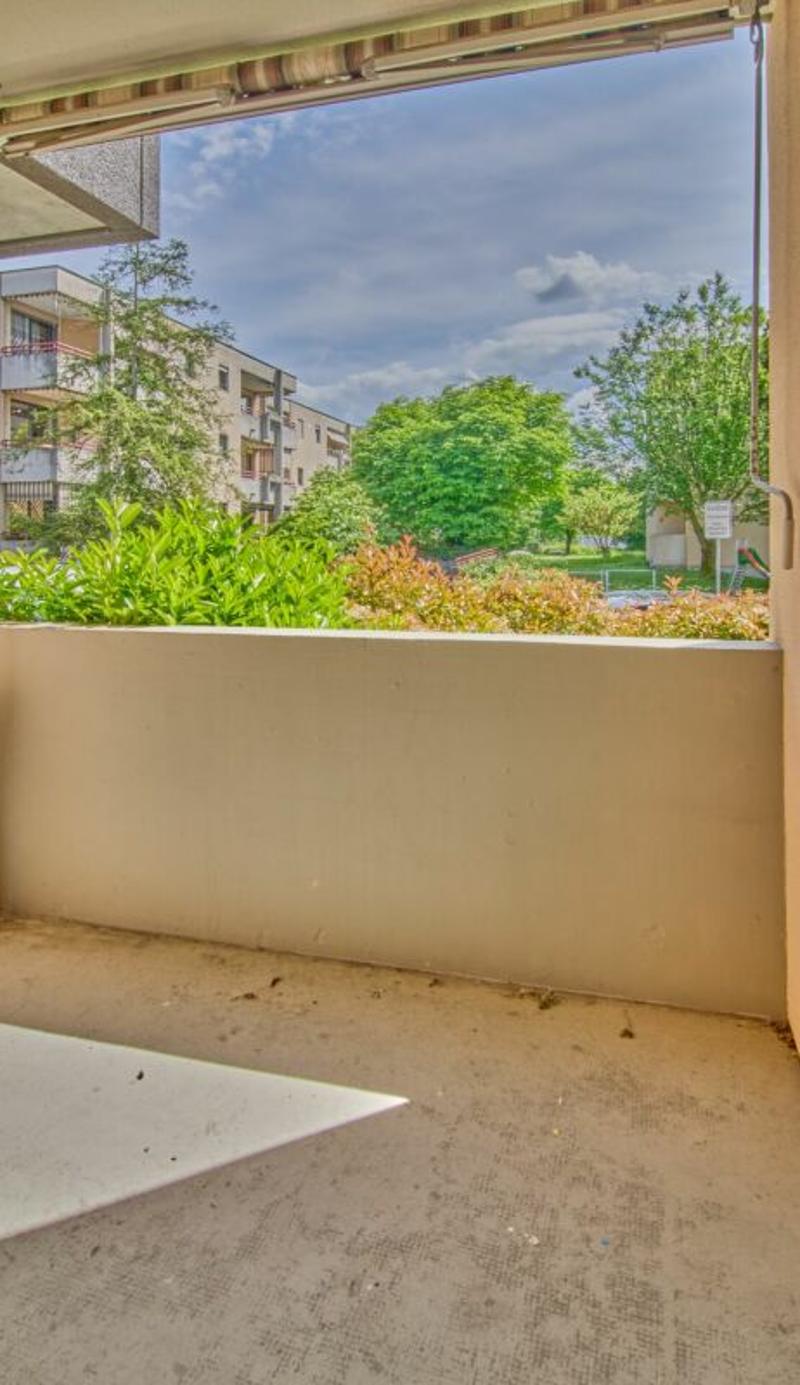 Move in and feel at home: 3-room apartment with 2 balconies and AAP (8)