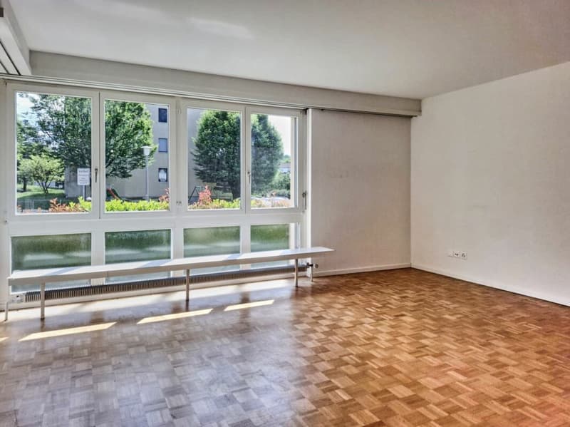 Move in and feel at home: 3-room apartment with 2 balconies and AAP (7)