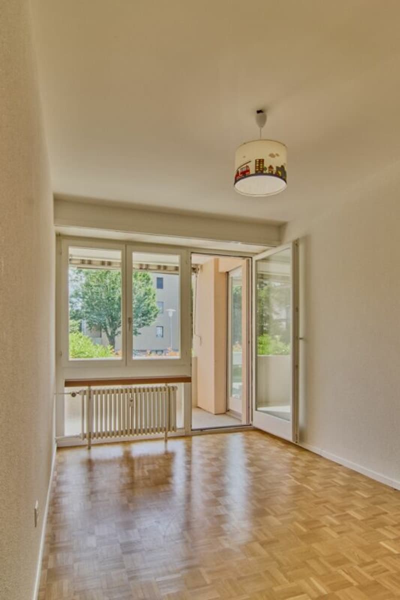 Move in and feel at home: 3-room apartment with 2 balconies and AAP (6)