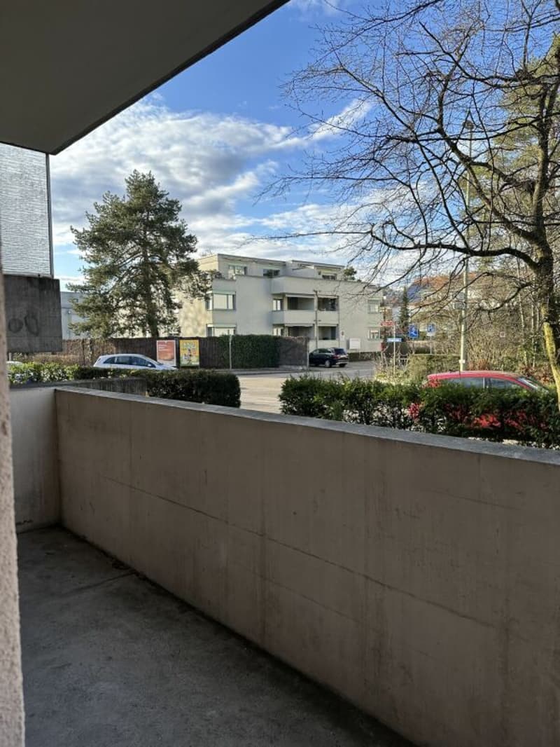 Move in and feel at home: 3-room apartment with 2 balconies and AAP (4)