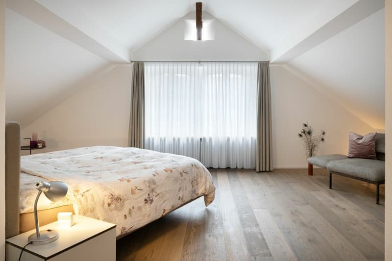 Exklusive und grosszügige 5.5 Z' Dach-Maisonettewohnung im Dorfkern (10)
