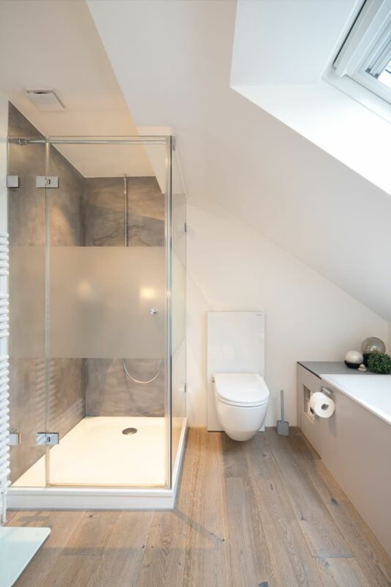 Exklusive und grosszügige 5.5 Z' Dach-Maisonettewohnung im Dorfkern (7)