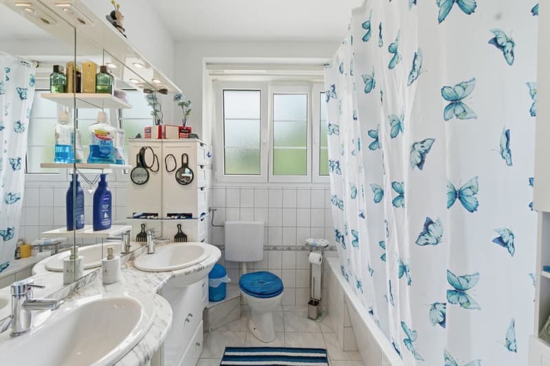 Attractive rental property: MFH with 4 apartments and various parking spaces - fully rented (4)