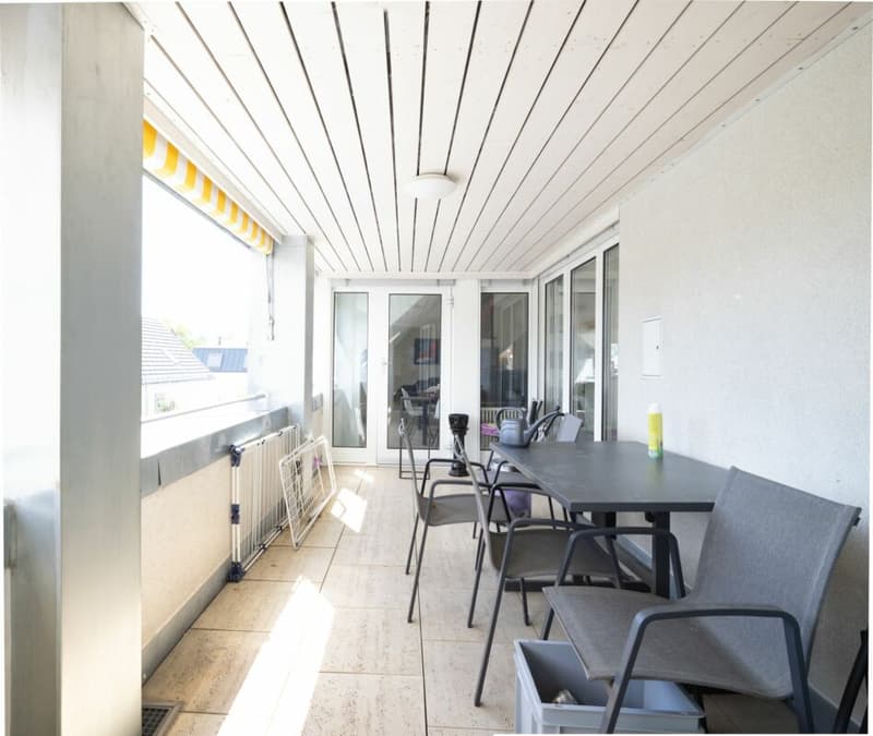 Alteresgerecht wohnen: Grosszügige 4.5 Z' Dachwohnung mit Lift und 2 EHPs (5)