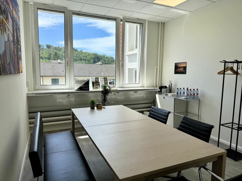 130 m² office space for rent including parking spaces (2)