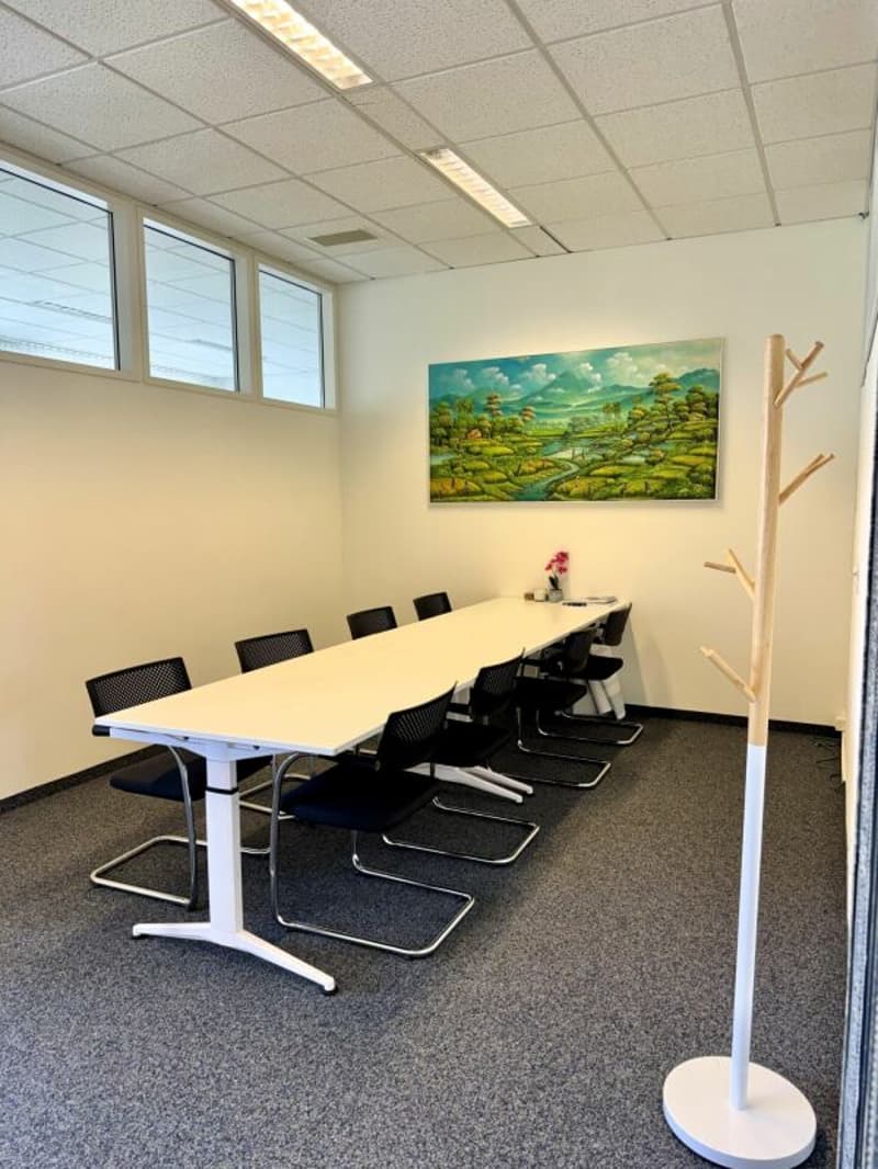 130 m² office space for rent including parking spaces (4)