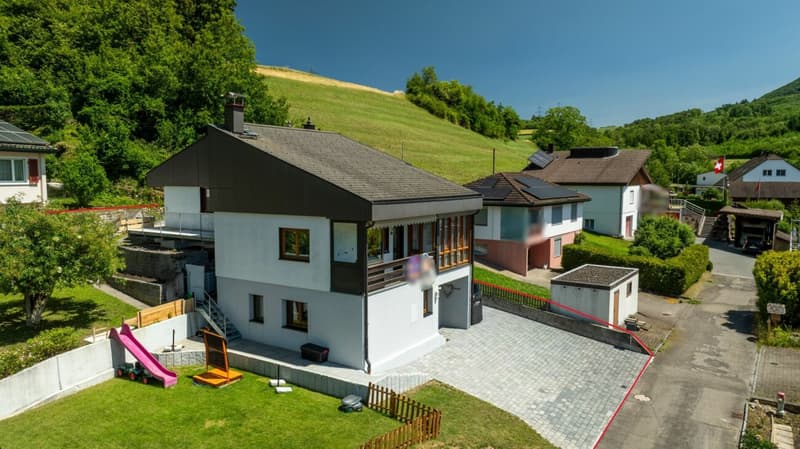 Maison individuelle dépendante et rénovée de 4,5 pièces avec diverses options de stationnement et jardin (11)