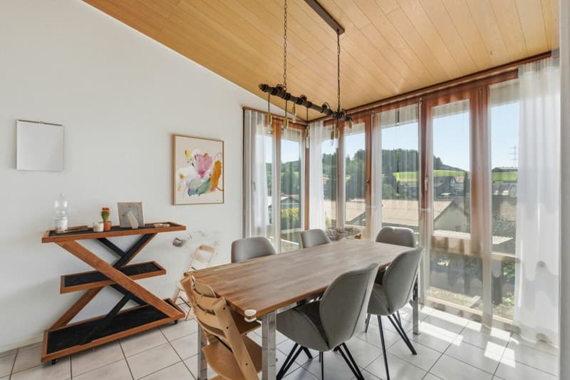 Maison individuelle dépendante et rénovée de 4,5 pièces avec diverses options de stationnement et jardin (5)