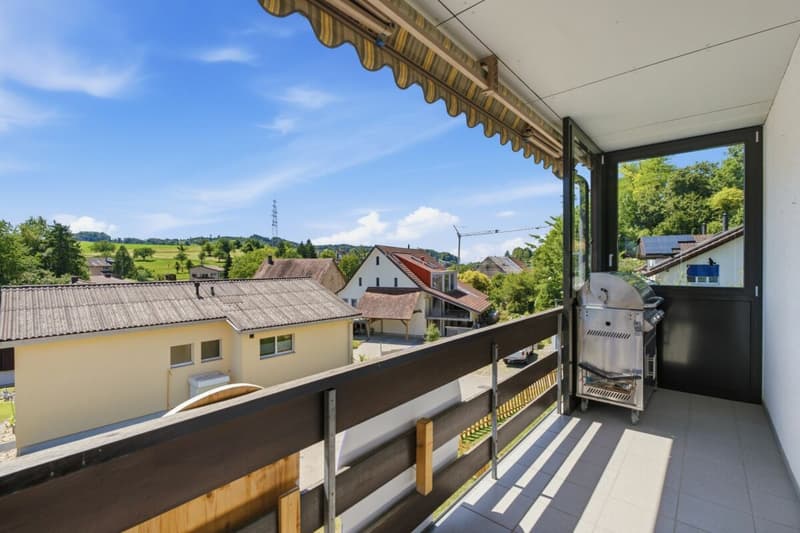 Maison individuelle dépendante et rénovée de 4,5 pièces avec diverses options de stationnement et jardin (6)