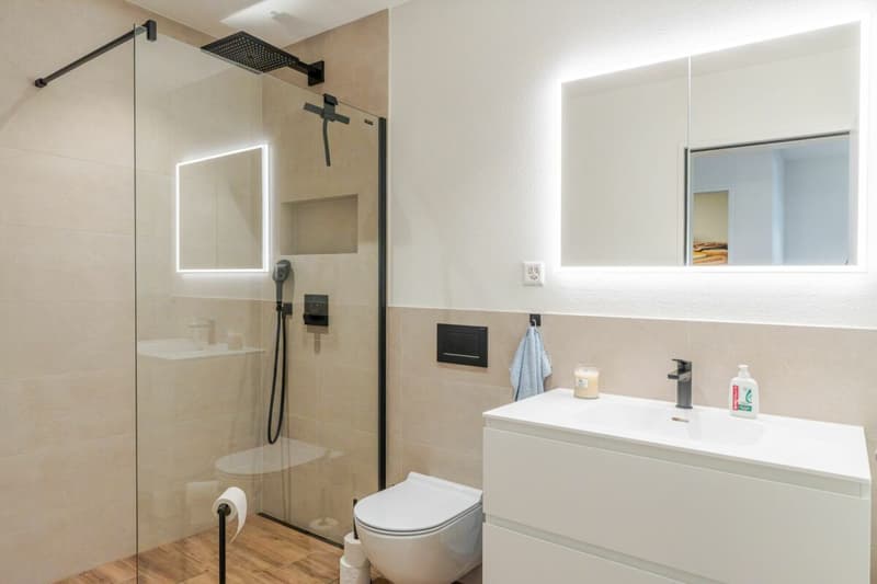 Maisonette-jardin d'appartement de 5,5 pièces à nouveau valorisé avec une vue magnifique et 2 EHP (9)
