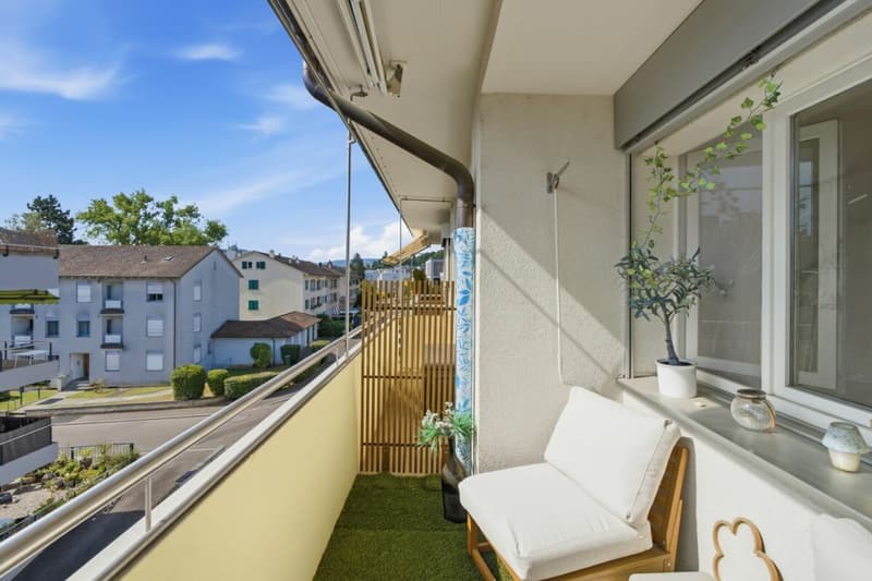 Lichtdurchflutete 4.5 Z' Maisonette WHG mit zwei Balkonen und einer Garagenbox (9)