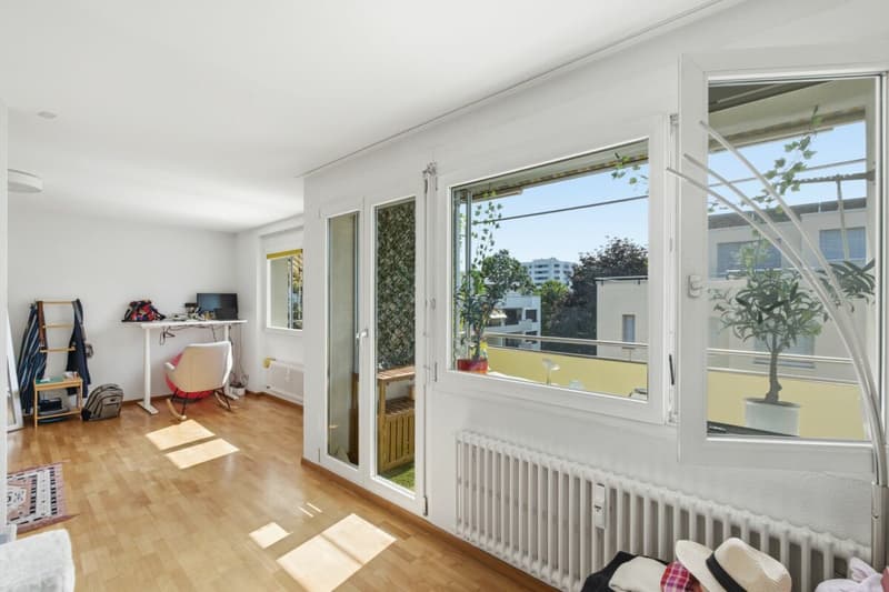 Lichtdurchflutete 4.5 Z' Maisonette WHG mit zwei Balkonen und einer Garagenbox (7)