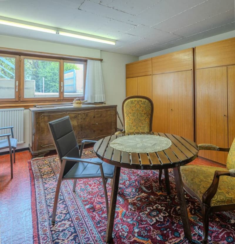 Freistehendes, renovationsbedürftiges 4.5 Z' EFH mit top Aussicht (11)