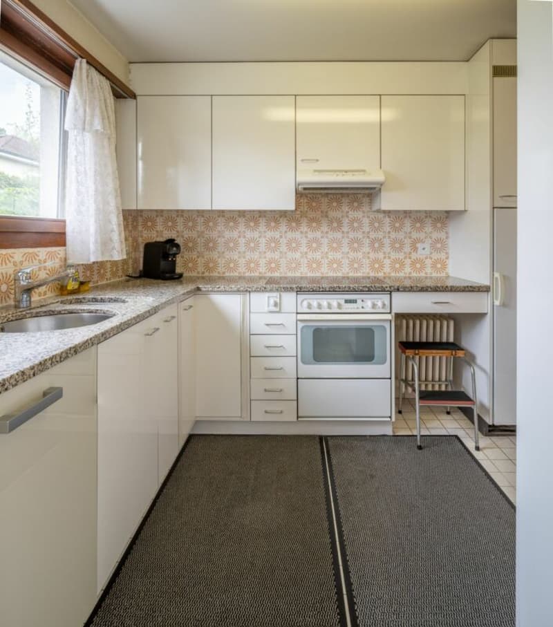 Freistehendes, renovationsbedürftiges 4.5 Z' EFH mit top Aussicht (3)